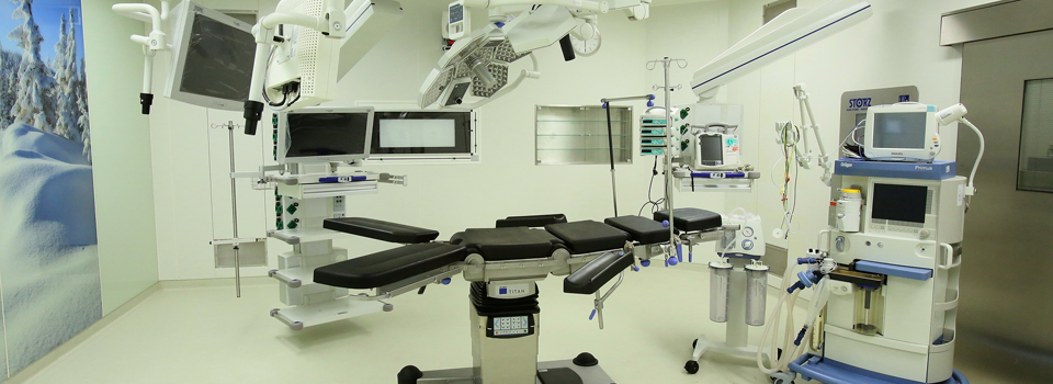 Новый операционный блок - 4 операционных зала. Проведение операций по различным направлениям: эндоскопические, гинекологические, урологические, травматолого-ортопедические, хирургические.